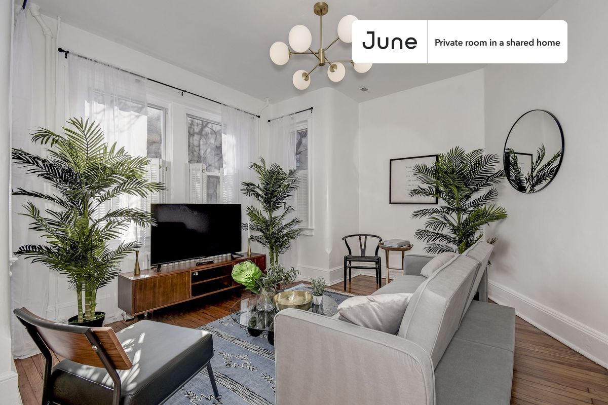 Building Photo - Room in Shared 3 bed/2 bath home