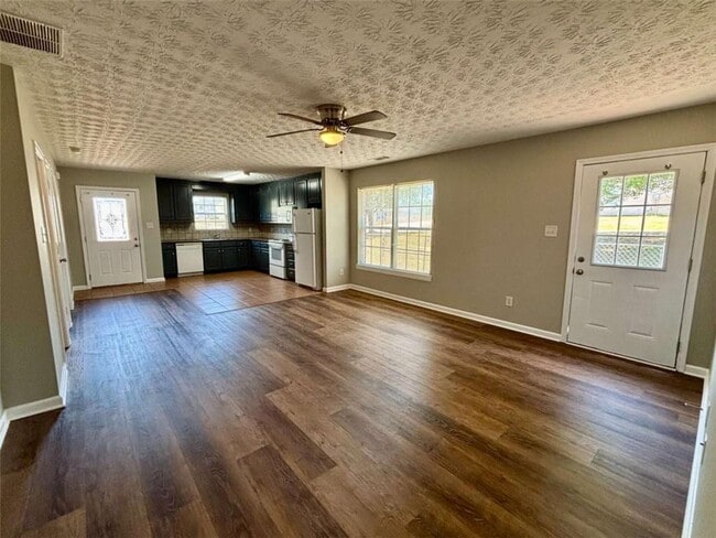 Building Photo - 500 Dove Way