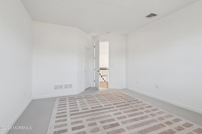 Building Photo - 2 Dogleg Ln