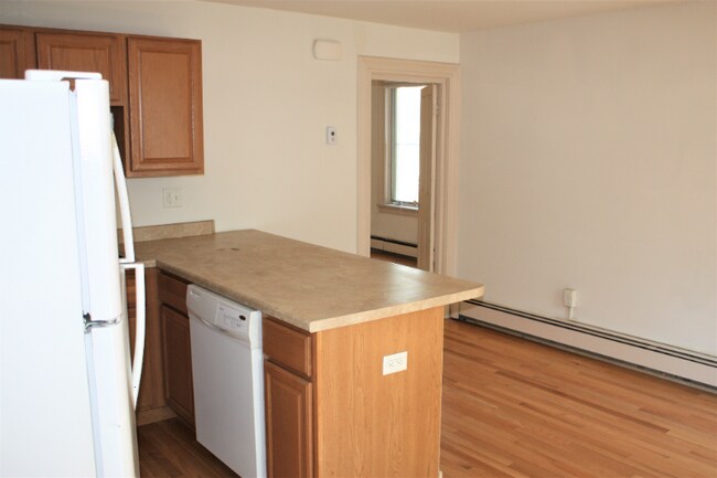 Building Photo - 97 N Winooski Ave
