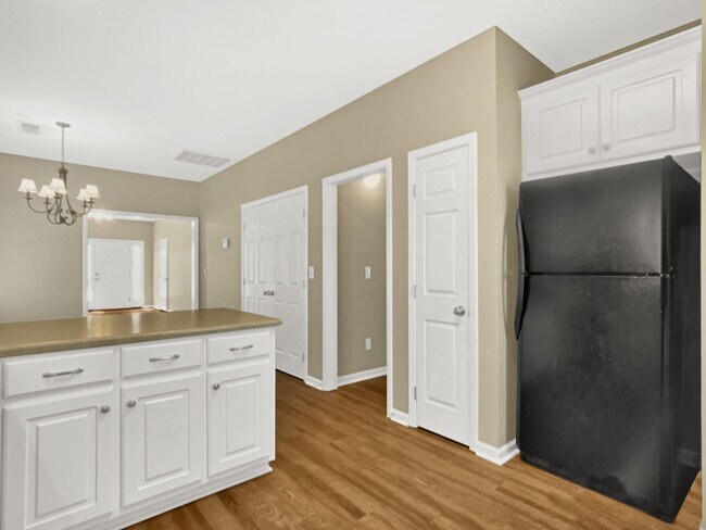 Building Photo - 9750 Moonlight Dr