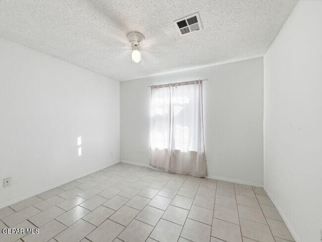 Building Photo - 11621 Gypsum Hills Cir