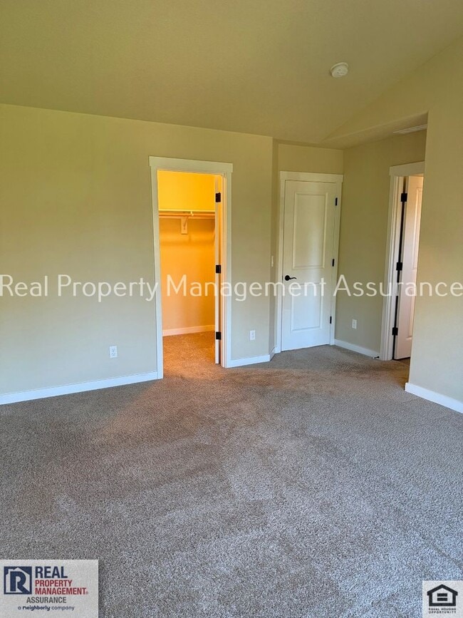 Building Photo - 410 SW Basilone Terrace