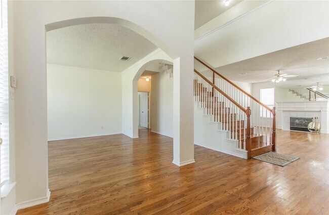 Building Photo - 4136 Los Altos Dr