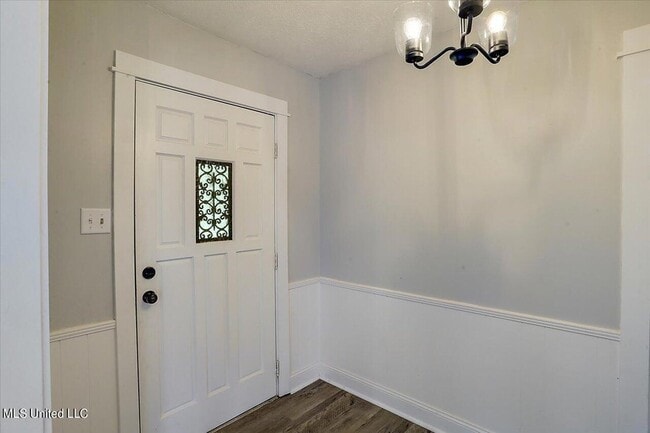 Building Photo - 249 Bay Park Dr