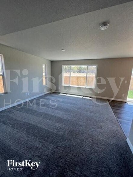 Building Photo - 10045 Luneth Dr
