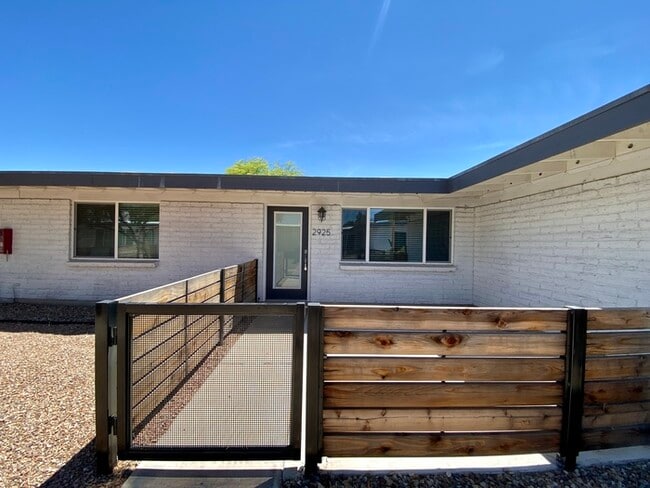 Building Photo - Modern living in this completely updated 2...