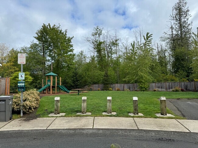 Building Photo - Gorgeous 4BR, 3.5BA Gem in Kingstone Community, Lynnwood,