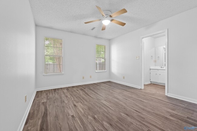 Building Photo - 113 Fernwood Cir