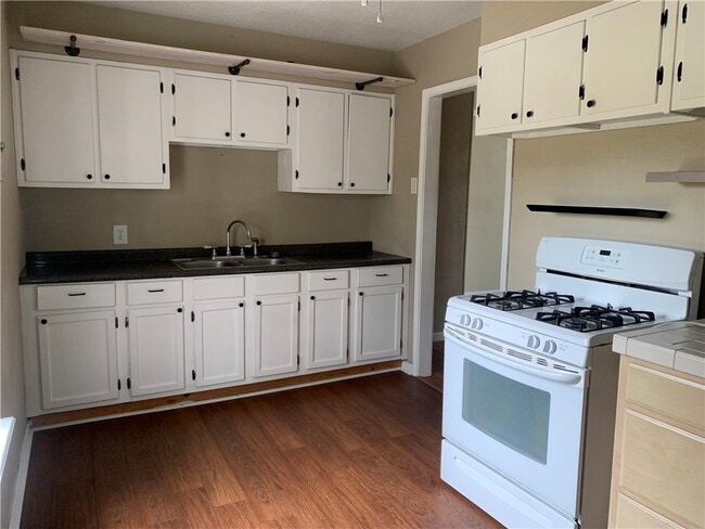 Building Photo - 946 Rickey Dr