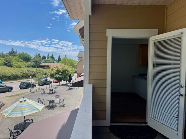 Building Photo - Desirable Downtown Poulsbo Place condo