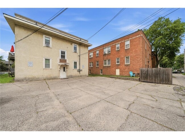 Building Photo - 3721 Grand Ave S