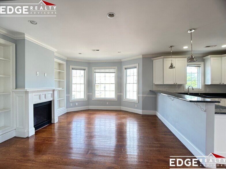 Building Photo - 4 Langley Rd