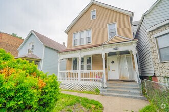 Building Photo - 6828 S Green St