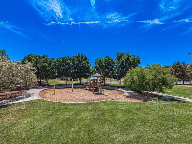 Building Photo - 2478 E Springs Dr