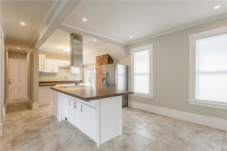 kitchen - 513 Oxford St