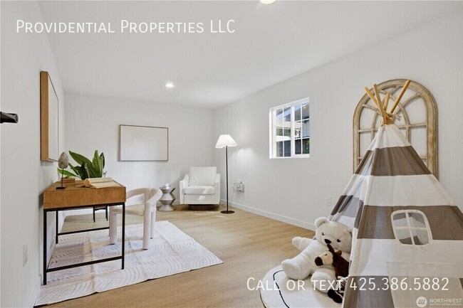 Building Photo - 527 N 200th St