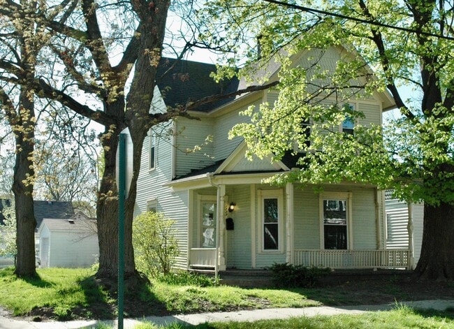 Primary Photo - 1335 Ashland Ave NE