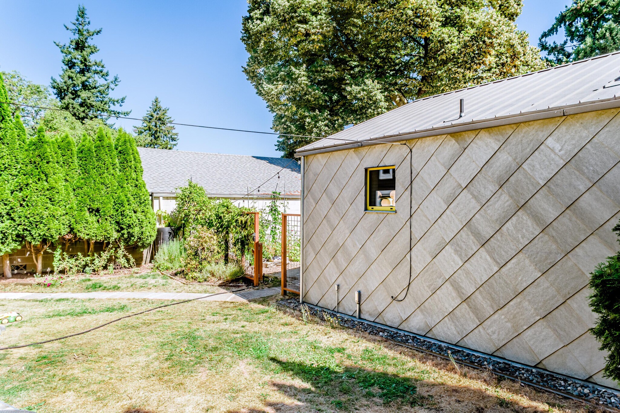 Building Photo - 8020 N Hurst Ave