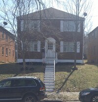 Building Photo - 216 E Bruce Ave