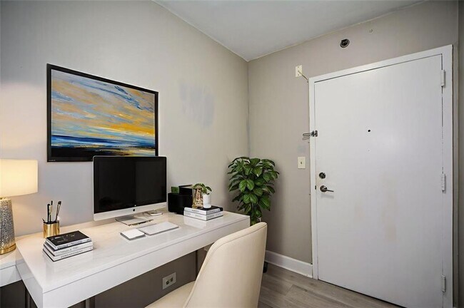 Building Photo - 620 Peachtree St NE