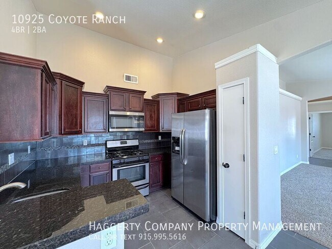 Building Photo - 10925 Coyote Ranch Ln
