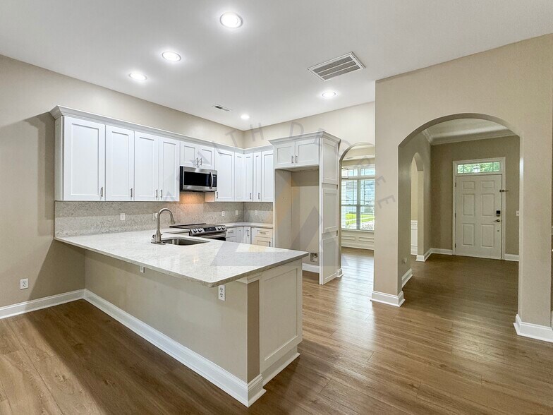 Building Photo - 68 Heritage Pky