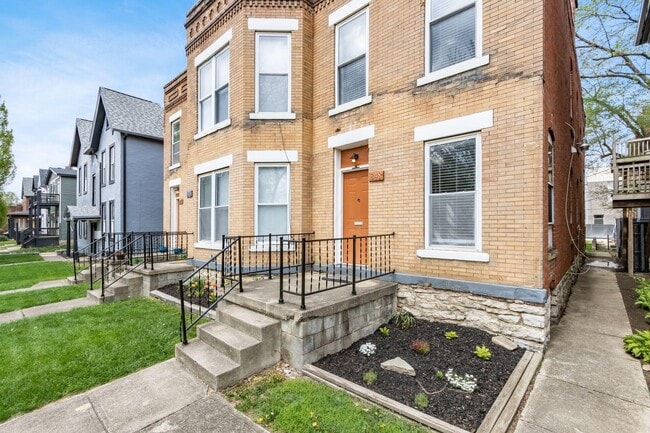 Building Photo - 848 Oak St