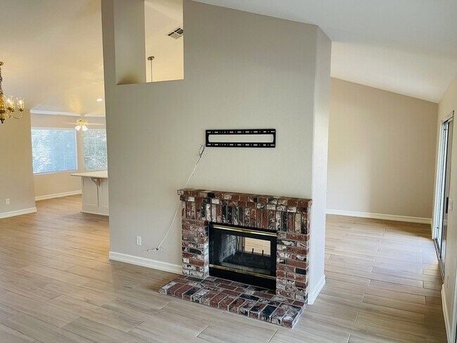 Building Photo - 28937 Biarritz Ct