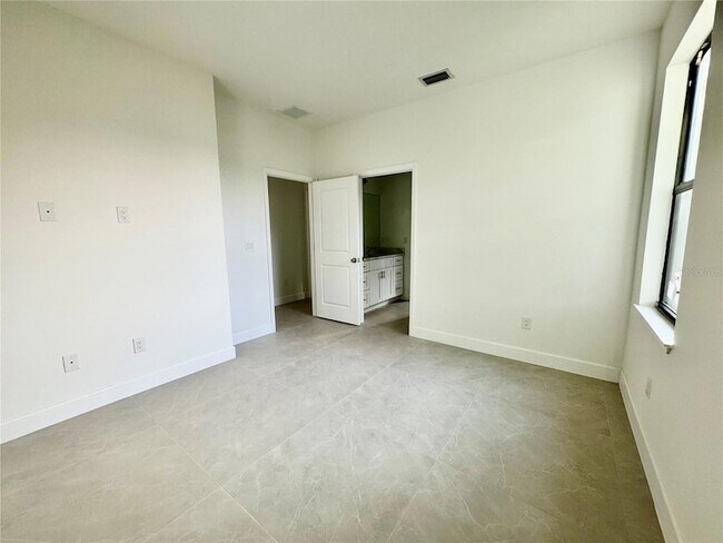 Building Photo - 13435 Bouvardia Ln