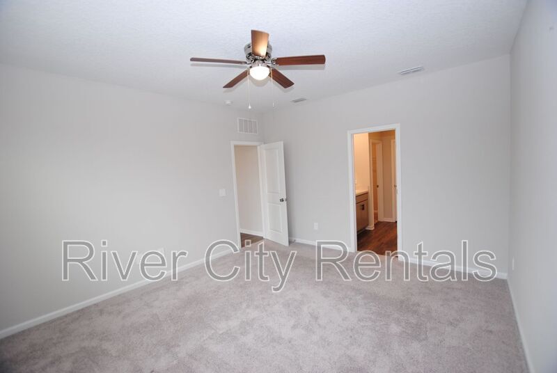 Building Photo - 14655 Macadamia Ln