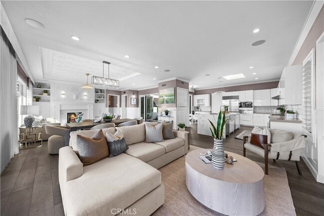 Building Photo - 58 Victoria