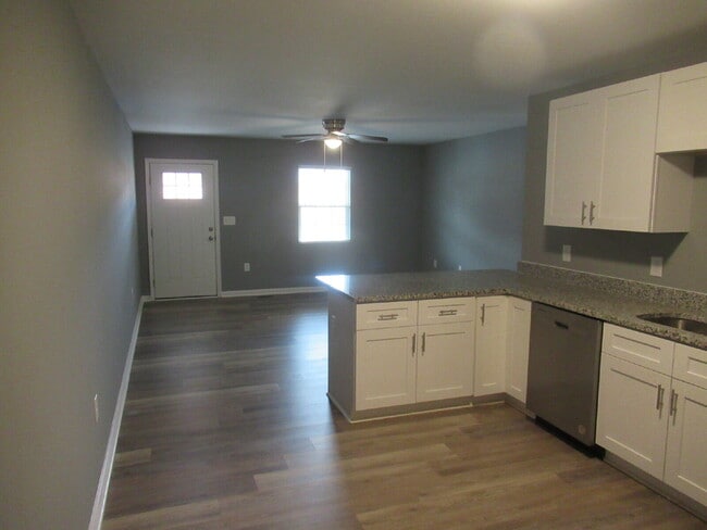 Building Photo - Brick Duplex for Rent Just Minutes from Lincolnton!