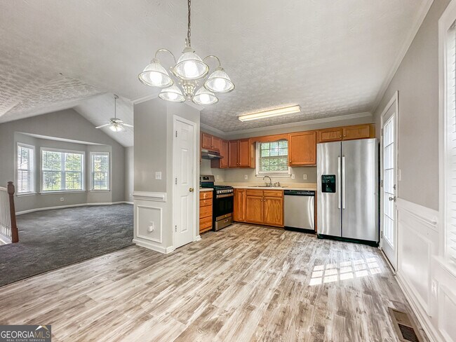 Building Photo - 335 Paradise Dr
