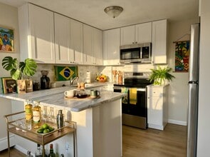 Building Photo - 21 Greenwood St