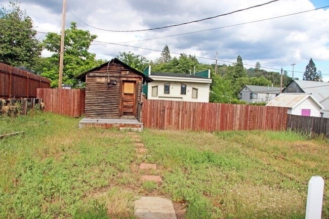 Building Photo - Main Street in Tuolumne