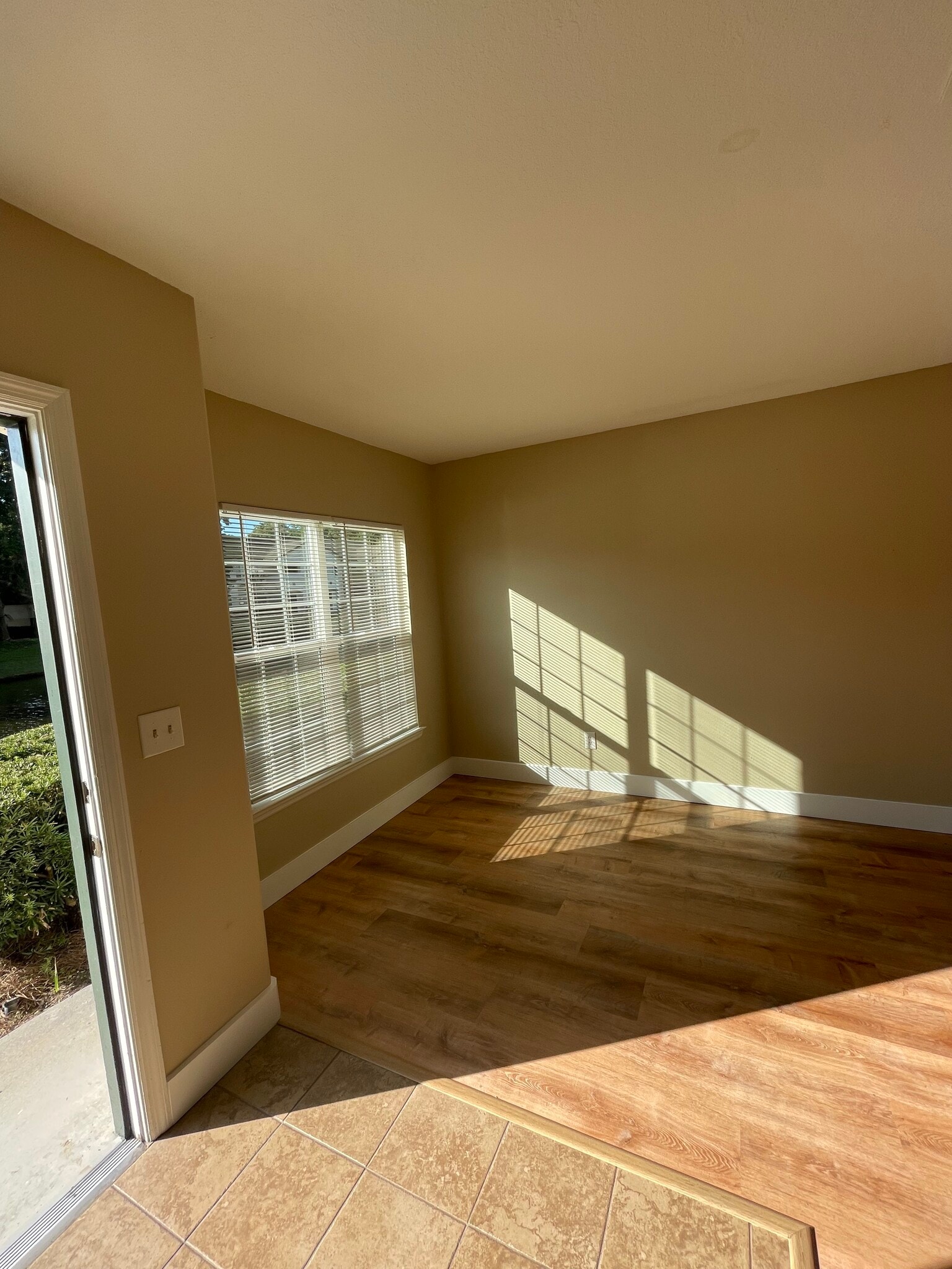 Building Photo - 897 Fording Island Rd