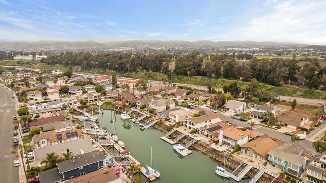 Building Photo - 2957 Seaview Ave