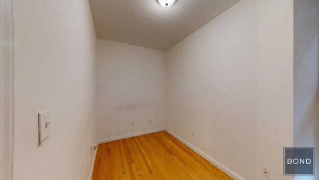 Building Photo - 439 W 51st St