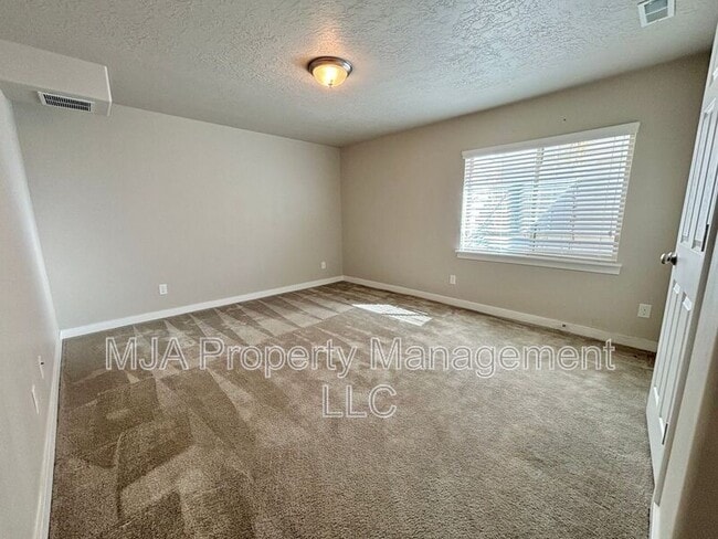 Building Photo - 7947 S 5095 W