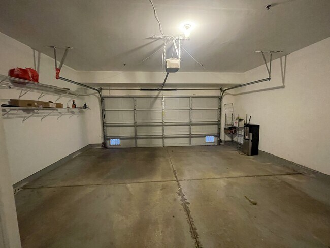 Building Photo - 4702 N Lamon Ave