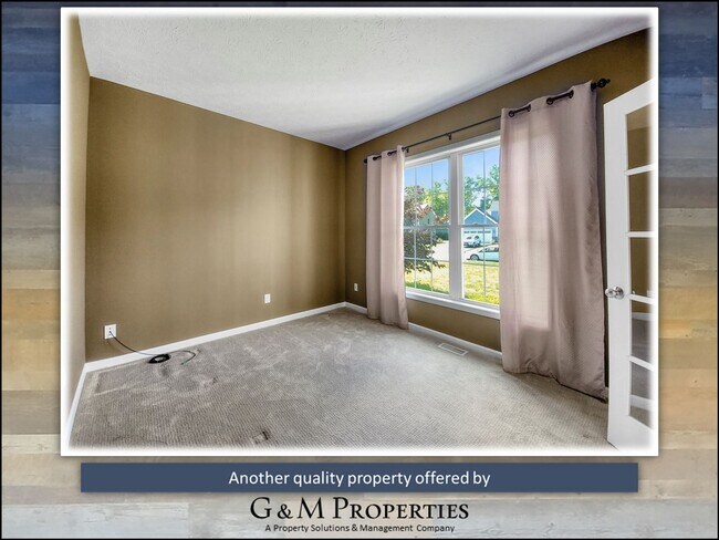 Building Photo - Rarely Available - Large Executive Rental ...