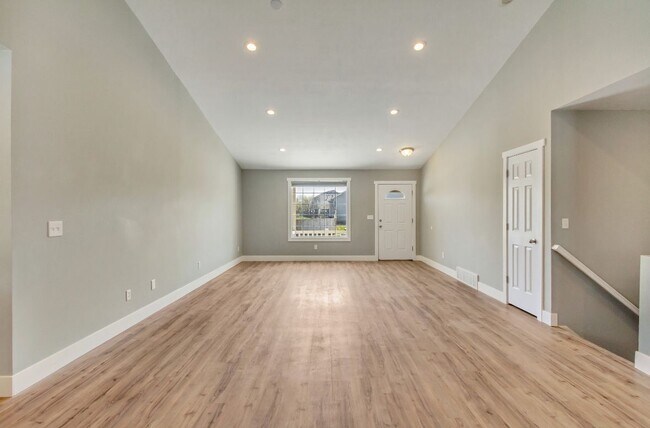 Building Photo - 5066 W 8620 S