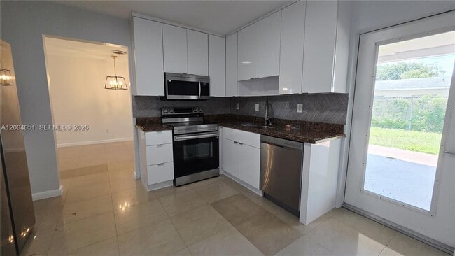 Building Photo - 670 NE 179th Terrace