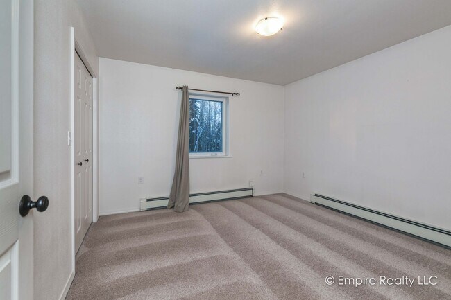 Building Photo - 4 BD Single Family Home in North Pole