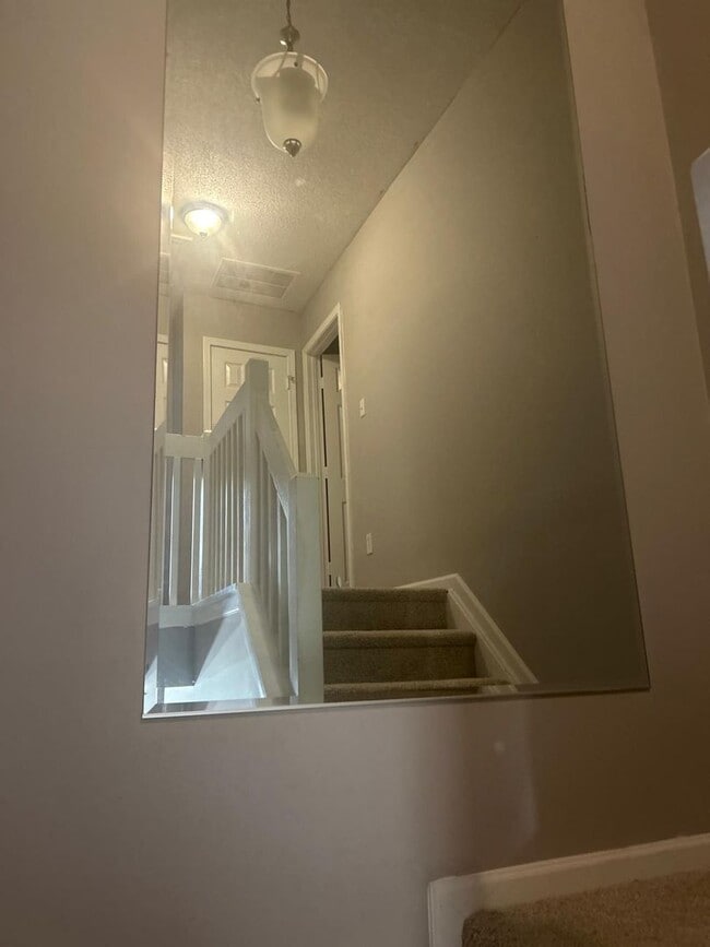 Building Photo - Desired Location for this 3 bedroom 2 bath...