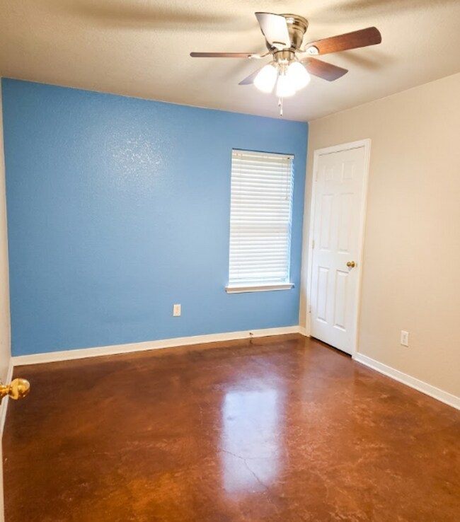 Building Photo - 1606 Libby Ln