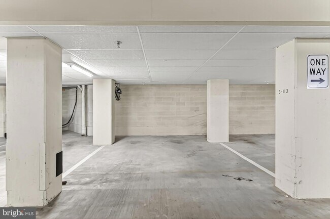 Building Photo - 2151 Jamieson Ave