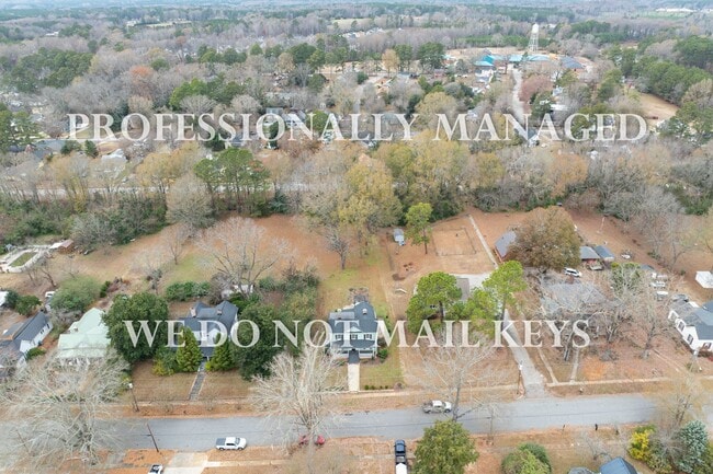 Building Photo - 321 E Branch St