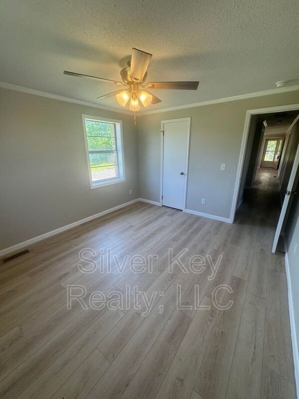Building Photo - 137 Co Rd 193
